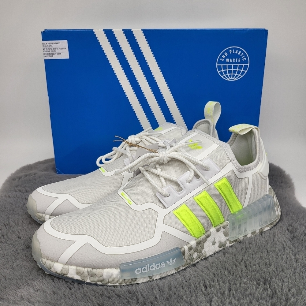 New Adidas NMD_R1 Men's Running Shoes Size 10.5
